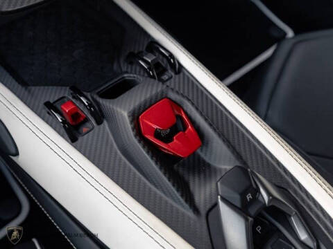 2024 Lamborghini Revuelto