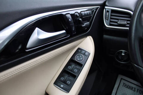 2017 Infiniti QX30 Premium