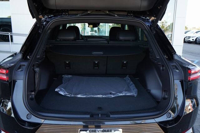 2025 Chevrolet Equinox EV LT 2