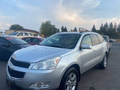 2009 Chevrolet Traverse for sale at BELOW BOOK AUTO SALES in Idaho Falls ID