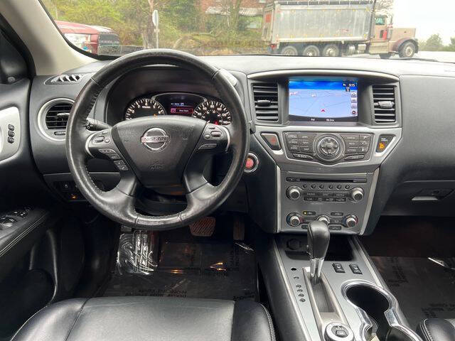 2020 Nissan Pathfinder SL