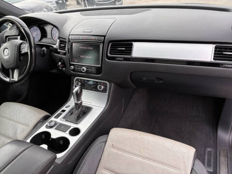 2017 Volkswagen Touareg V6 Wolfsburg