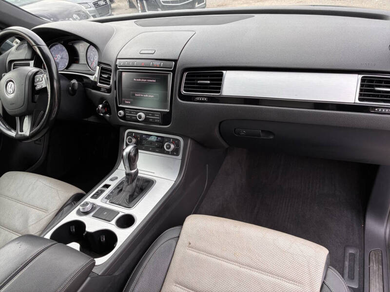 2017 Volkswagen Touareg V6 Wolfsburg