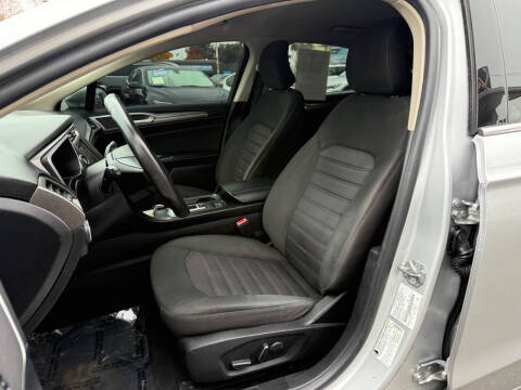 2019 Ford Fusion Hybrid SE