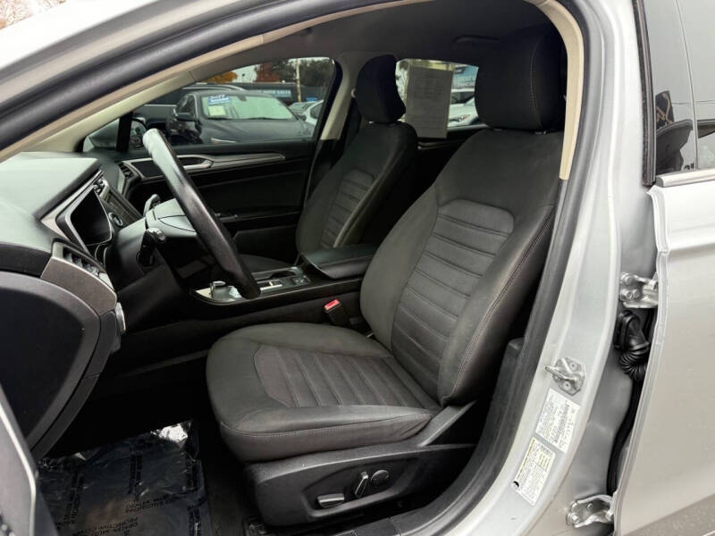 2019 Ford Fusion Hybrid SE