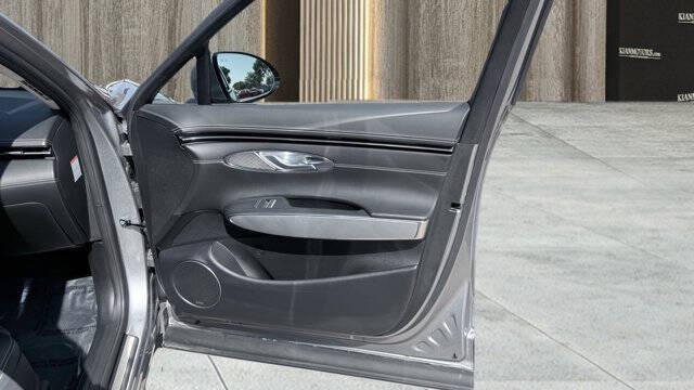 2023 Genesis Electrified GV70