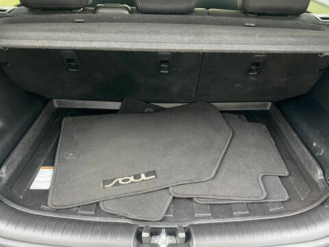 2019 Kia Soul +