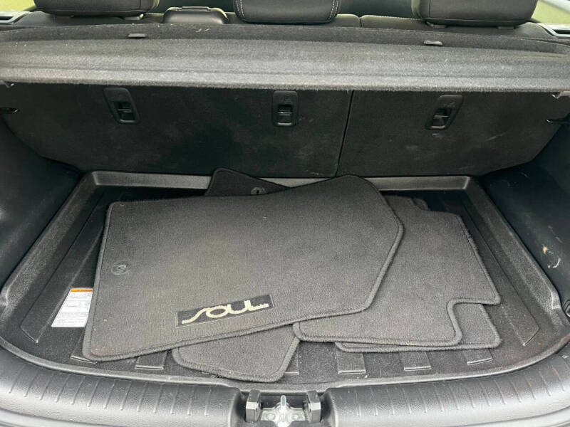 2019 Kia Soul +