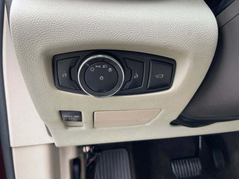 2017 Lincoln Continental Select