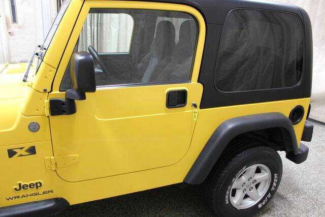 2004 Jeep Wrangler X photo 14