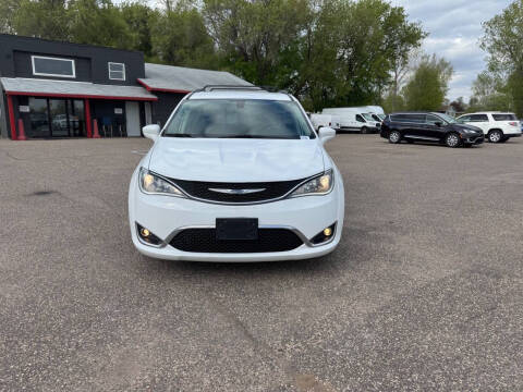 2017 Chrysler Pacifica Touring Plus