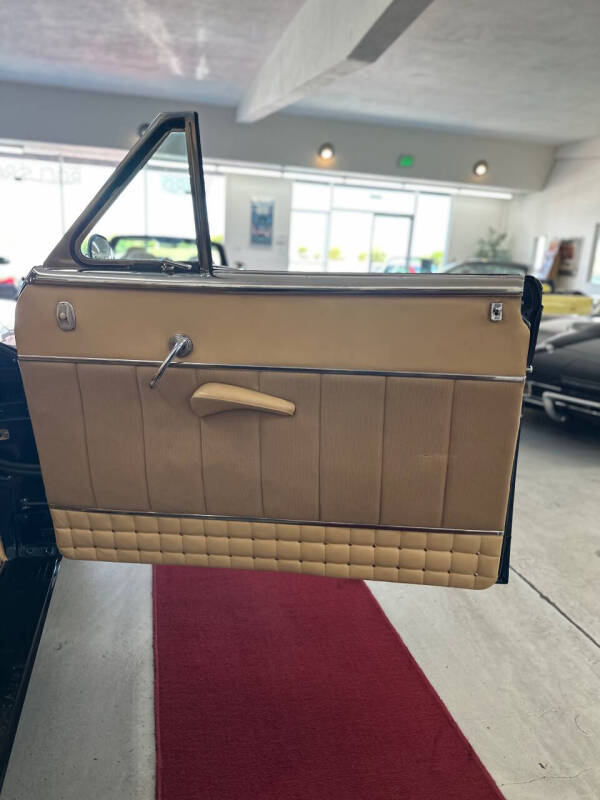 1948 Packard Custom serries Victoria