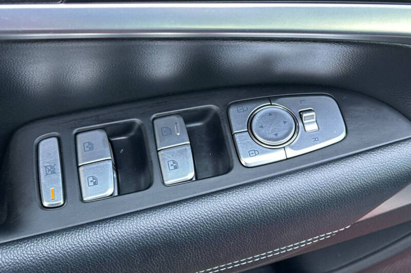 2022 Genesis G70