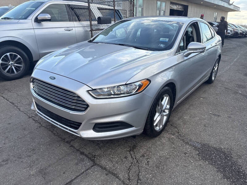 2013 Ford Fusion SE's photo