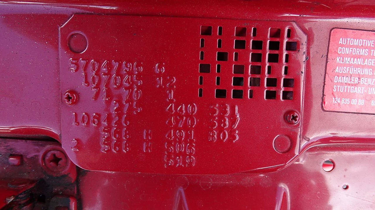 1985 Mercedes-Benz 380-Class 44