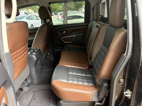 2017 Nissan Titan Platinum Reserve