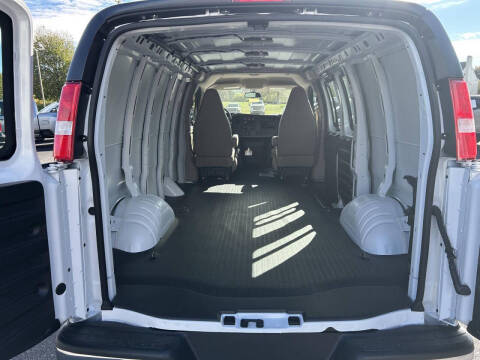 2025 Chevrolet Express 2500