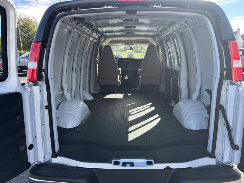 2025 Chevrolet Express 2500