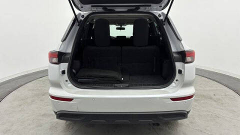 2023 Mitsubishi Outlander ES