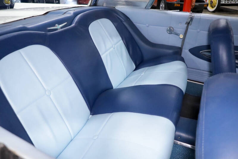 1960 Ford Thunderbird