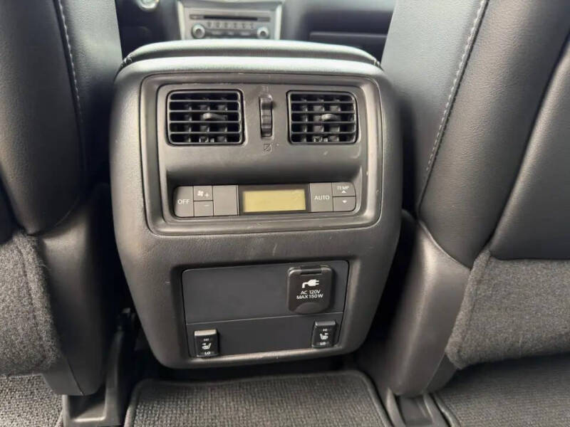 2017 Nissan Pathfinder SL