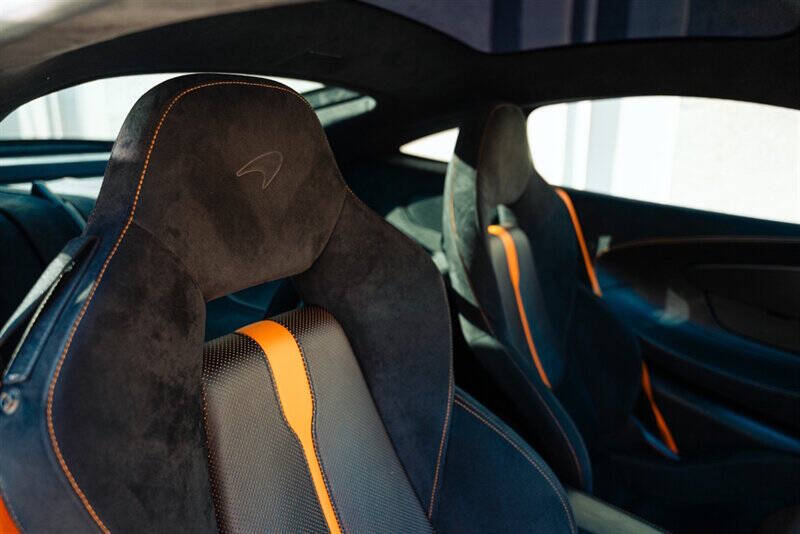 2017 McLaren 570GT