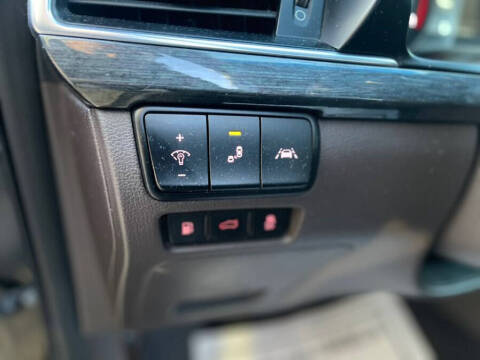 2017 Kia Cadenza Premium