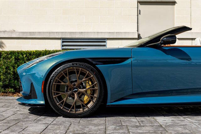 2026 Aston Martin DB12 Volante