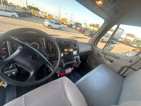 2020 Freightliner M2 106