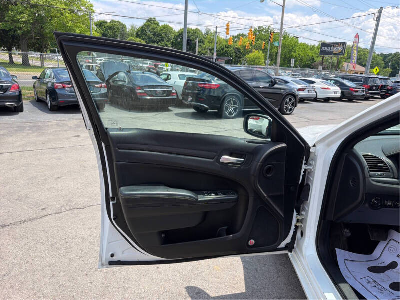 2016 Chrysler 300