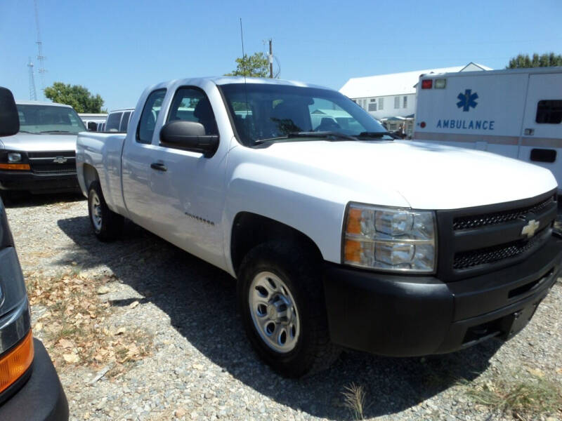 2011 Chevrolet Silverado 1500 for sale at AUTO FLEET REMARKETING, INC. in Van Alstyne TX