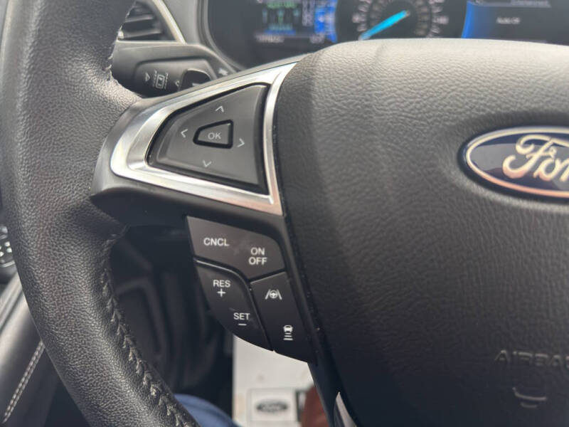 2022 Ford Edge Titanium