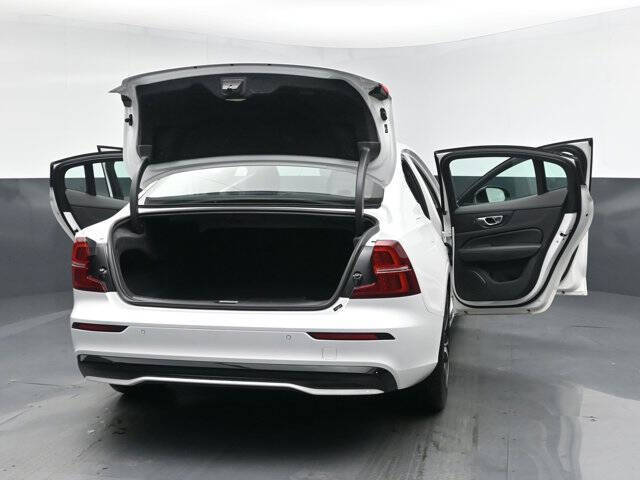 2024 Volvo S60 B5 Core Dark Theme