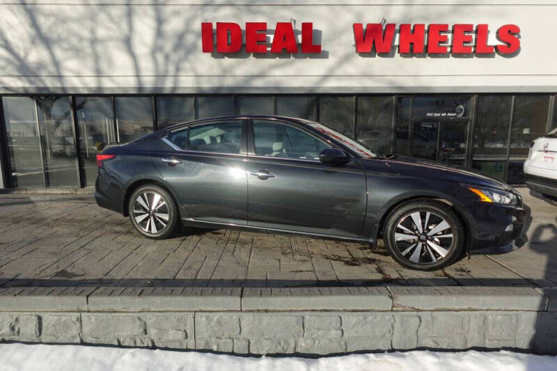 2022 Nissan Altima SV