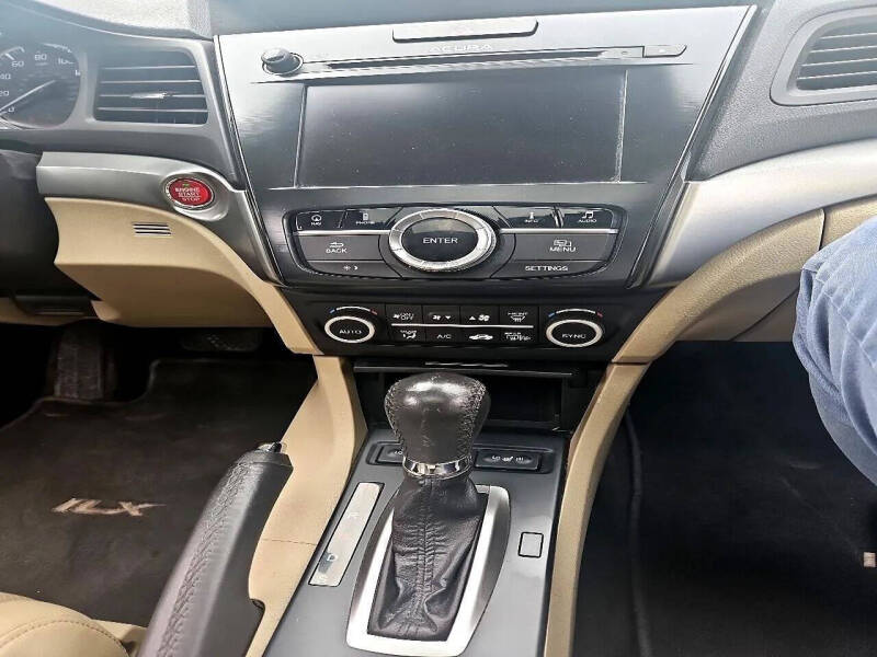 2017 Acura ILX w/Tech