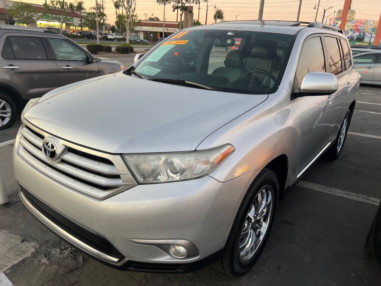 2011 Toyota Highlander for sale at Unique Auto Sales, Inc. in Bell, CA