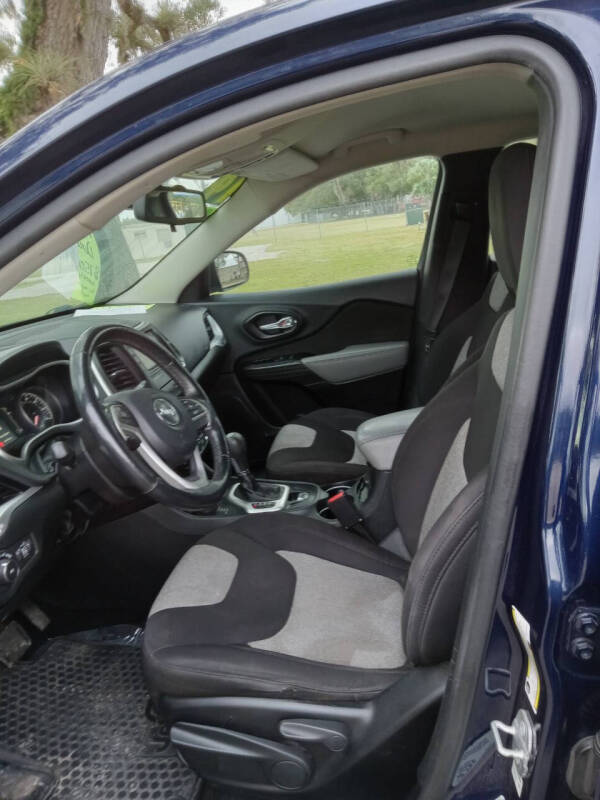 2014 Jeep Cherokee Sport