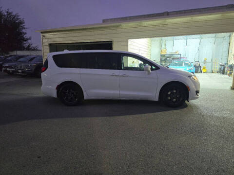 2020 Chrysler Pacifica Touring