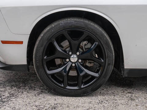 2015 Dodge Challenger SXT Plus