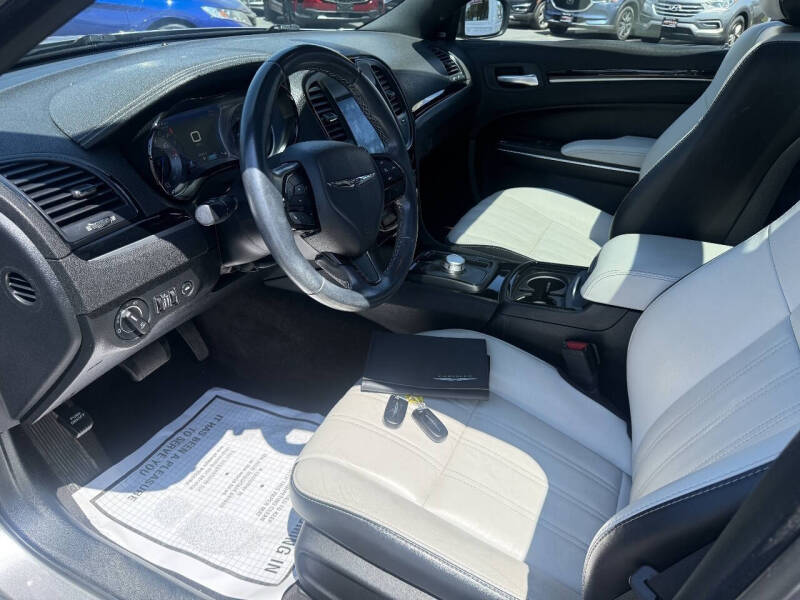 2018 Chrysler 300 S