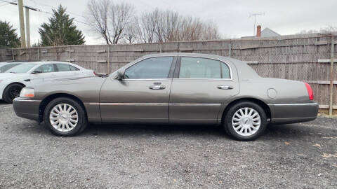 2003 Lincoln Town Car Signature