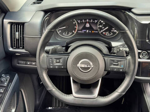 2023 Nissan Pathfinder SL