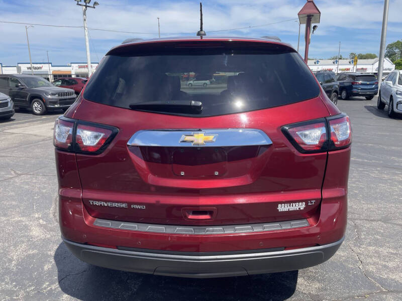 2017 Chevrolet Traverse LT