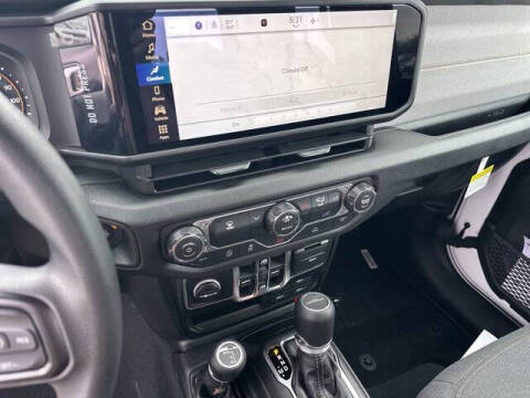 2026 Jeep Gladiator Sport