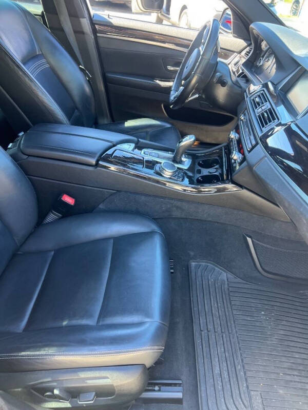 2016 BMW 5 Series 528i