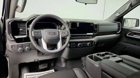 2025 GMC Sierra 1500 Elevation Standard