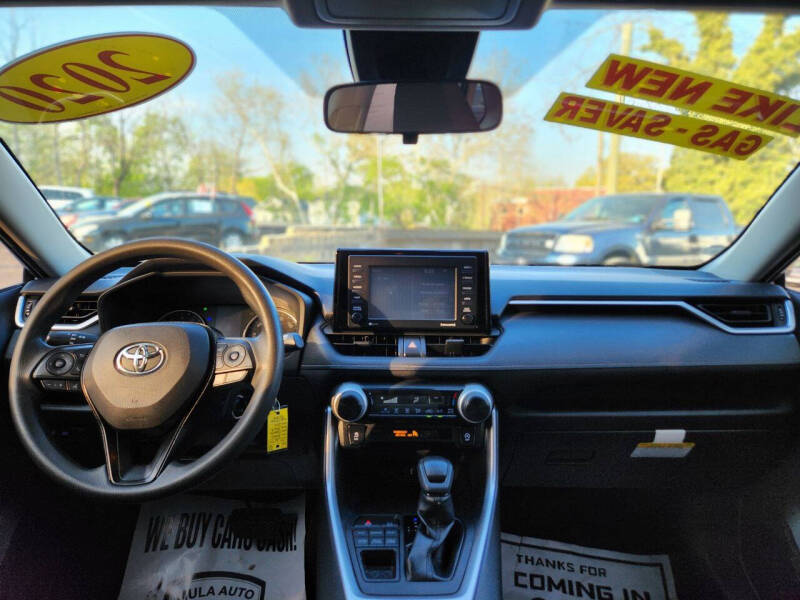 2020 Toyota RAV4 LE