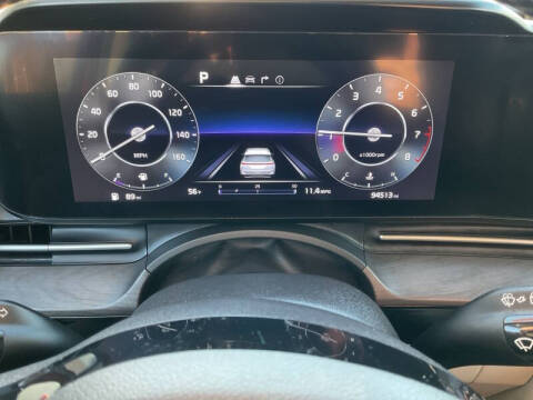 2023 Kia Carnival SX