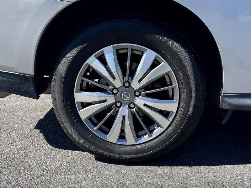 2019 Nissan Pathfinder SV