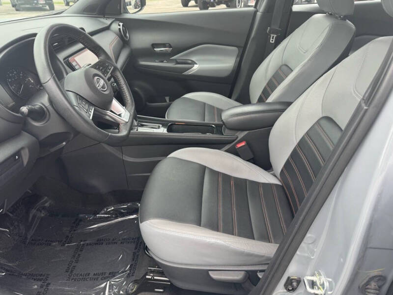 2023 Nissan Kicks SR